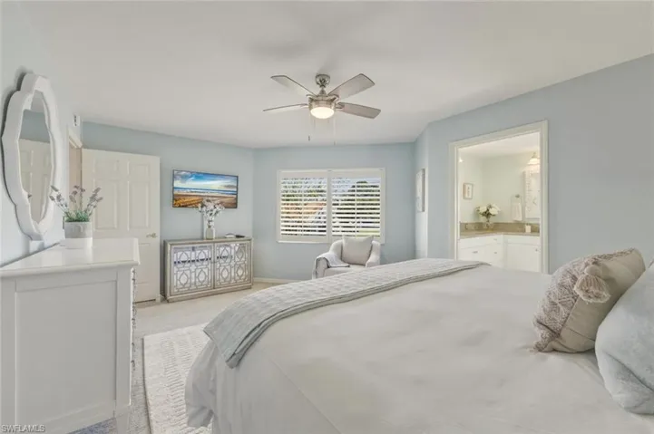 559  Beachwalk  CIR, Naples, FL 34108