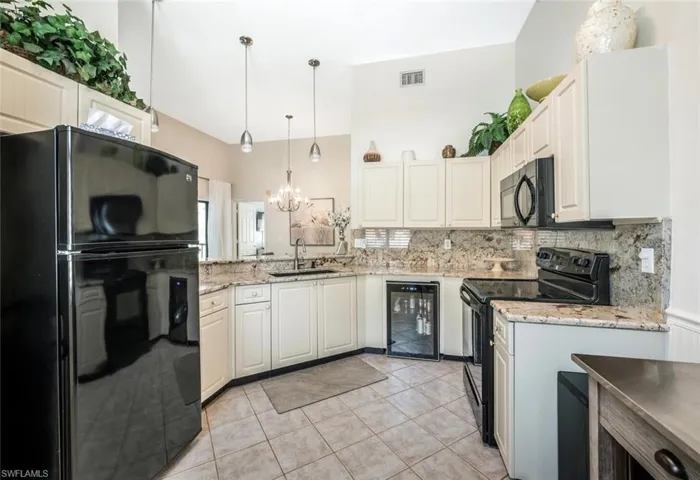 559  Beachwalk  CIR, Naples, FL 34108