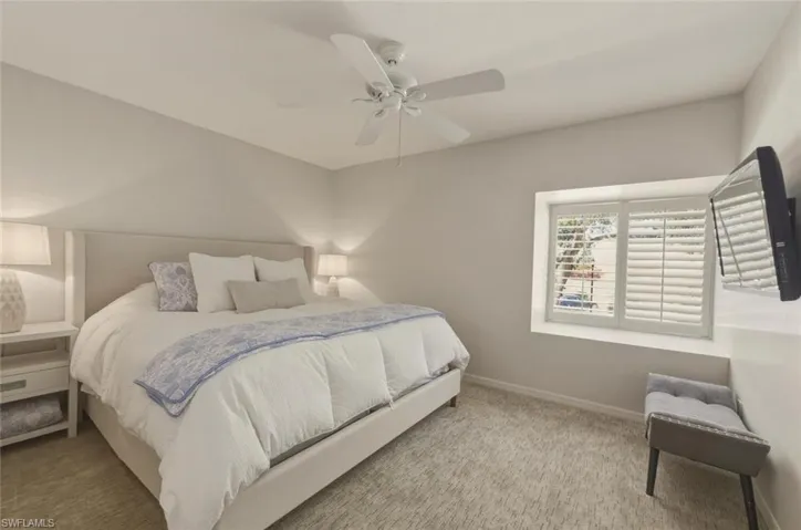 559  Beachwalk  CIR, Naples, FL 34108