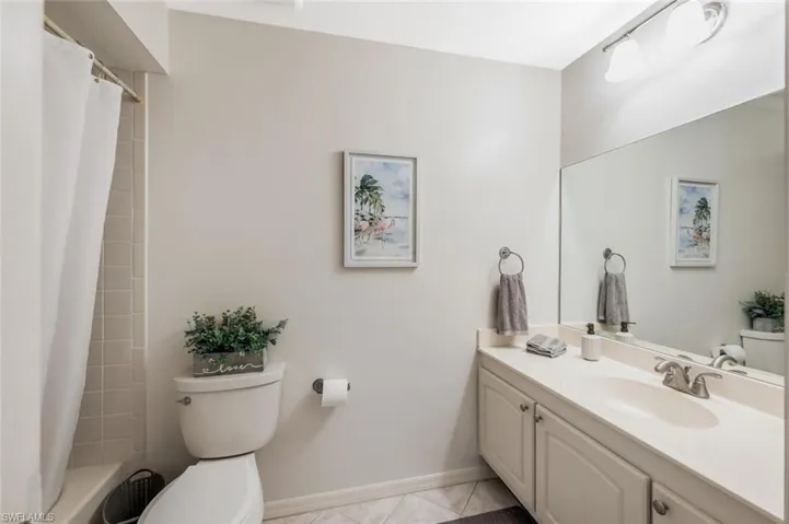 559  Beachwalk  CIR, Naples, FL 34108