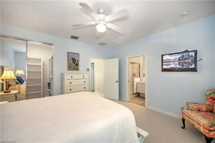 Walk in closet