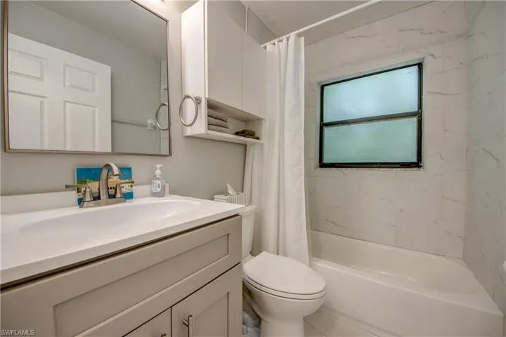 15472 Admiralty Cir 2, North Fort Myers, Florida 33917