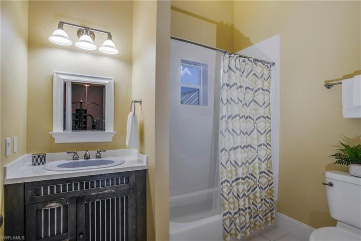 Upstairs Guest Ensuite Bathroom #1