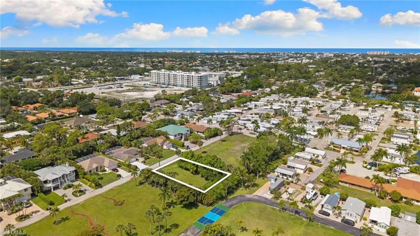 3080 Pine Tree Dr, Bonita Springs, Florida 34134