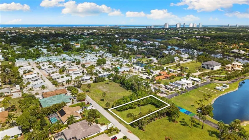 3080 Pine Tree Dr, Bonita Springs, Florida 34134