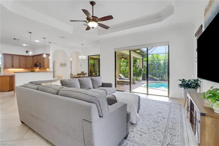 7327  Acorn  WAY, Naples, FL 34119
