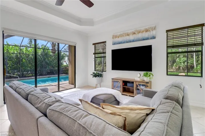 7327  Acorn  WAY, Naples, FL 34119