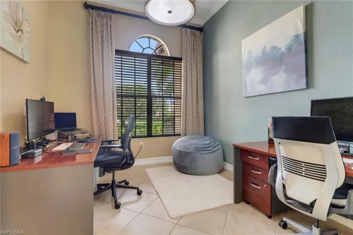 7327  Acorn  WAY, Naples, FL 34119
