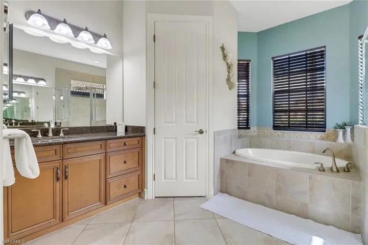7327  Acorn  WAY, Naples, FL 34119