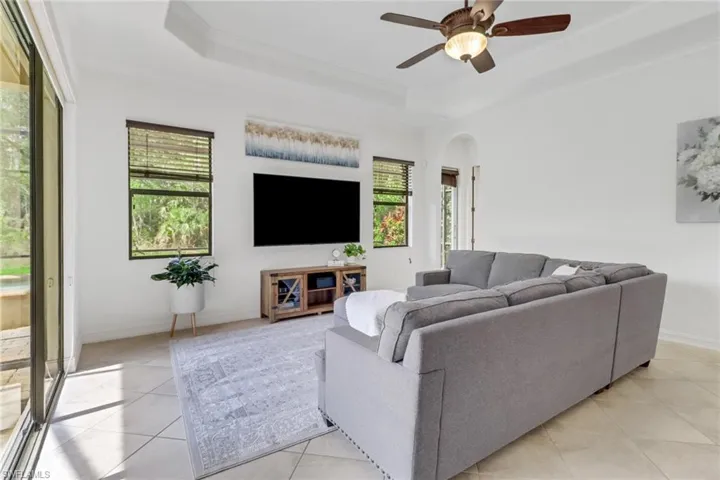7327  Acorn  WAY, Naples, FL 34119