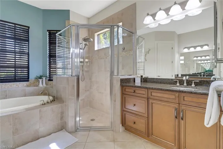 7327  Acorn  WAY, Naples, FL 34119