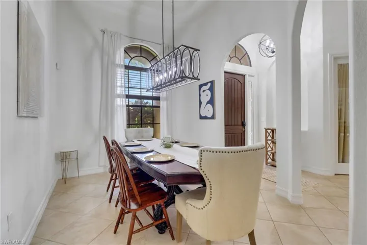 7327  Acorn  WAY, Naples, FL 34119