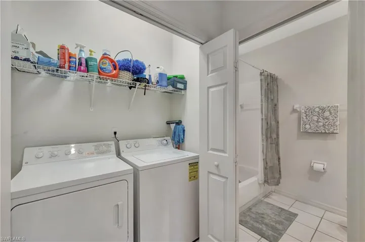 8217  Parkstone  PL, Naples, FL 34120