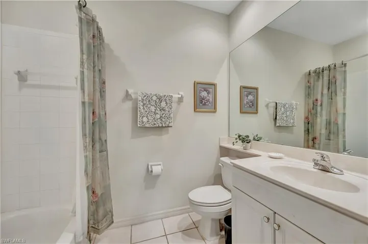8217  Parkstone  PL, Naples, FL 34120
