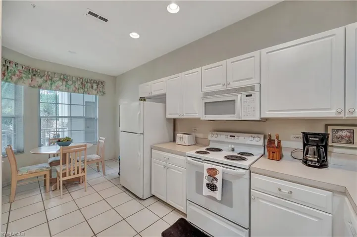8217  Parkstone  PL, Naples, FL 34120