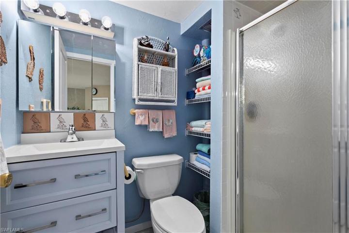 Downstairs full bathroom