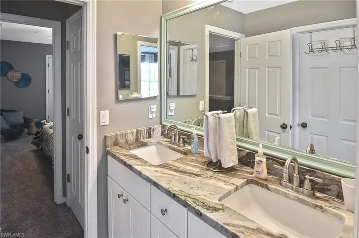 11562  Lake Cypress  LOOP, Fort Myers, FL 33913