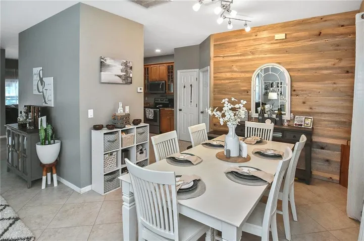 11562  Lake Cypress  LOOP, Fort Myers, FL 33913