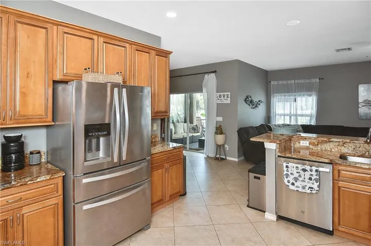 11562  Lake Cypress  LOOP, Fort Myers, FL 33913