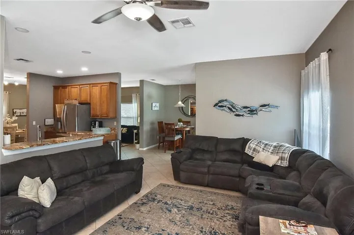 11562  Lake Cypress  LOOP, Fort Myers, FL 33913