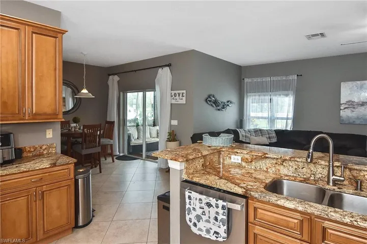 11562  Lake Cypress  LOOP, Fort Myers, FL 33913