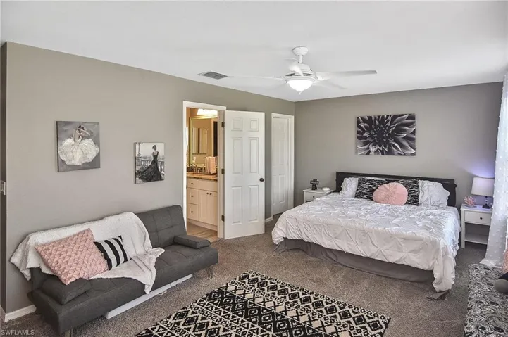 11562  Lake Cypress  LOOP, Fort Myers, FL 33913