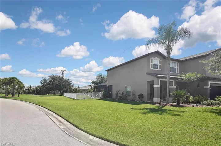 11562  Lake Cypress  LOOP, Fort Myers, FL 33913