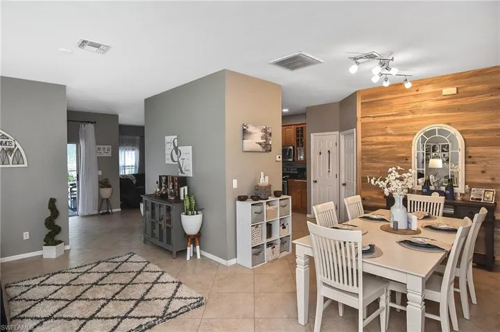 11562  Lake Cypress  LOOP, Fort Myers, FL 33913