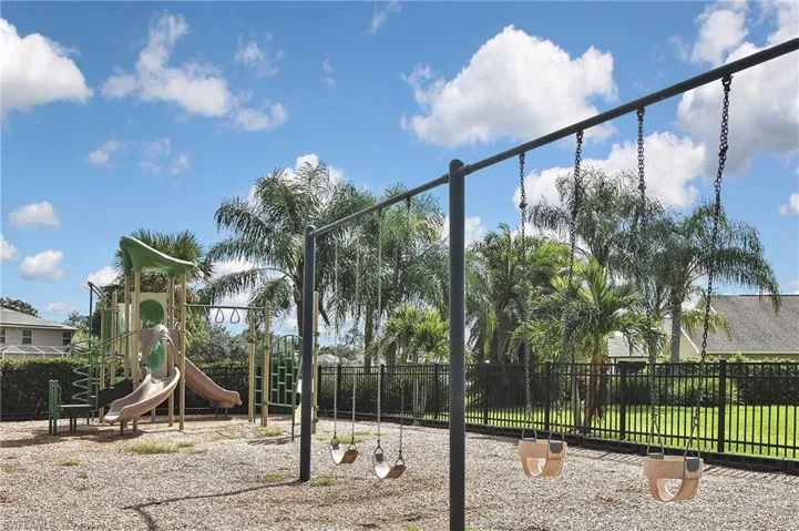 11562  Lake Cypress  LOOP, Fort Myers, FL 33913