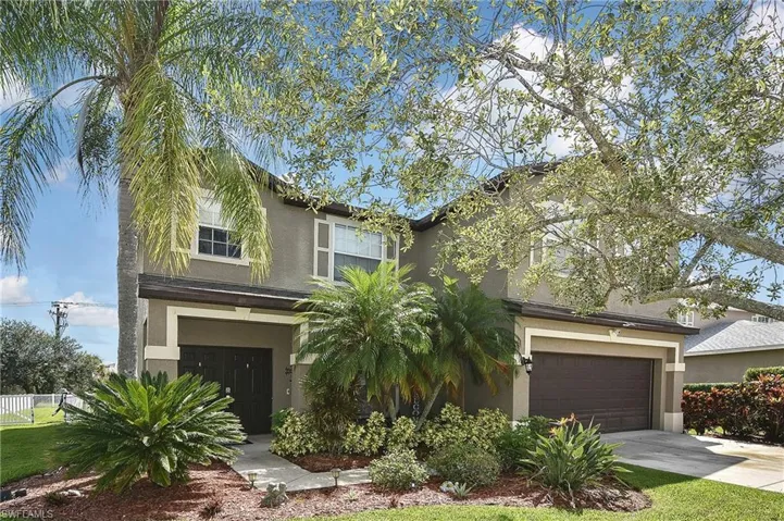 11562  Lake Cypress  LOOP, Fort Myers, FL 33913