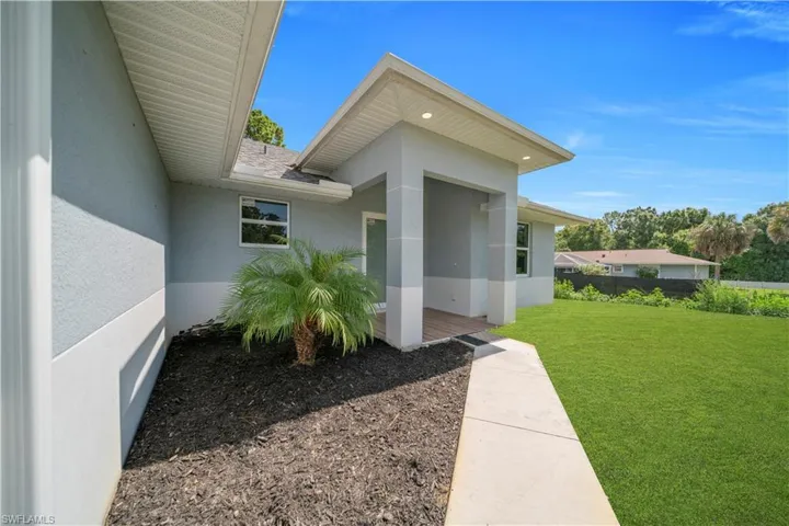 1605 E 6th St, Lehigh Acres, Florida 33972