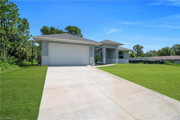 1605 E 6th St, Lehigh Acres, Florida 33972