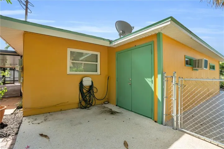 1359  Tanglewood  PKWY, Fort Myers, FL 33919
