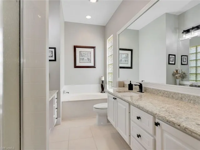 5284 Hawkesbury Way, Naples, Florida 34119