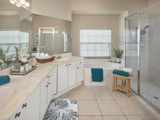 868 Summerfield Dr, Naples, Florida 34120