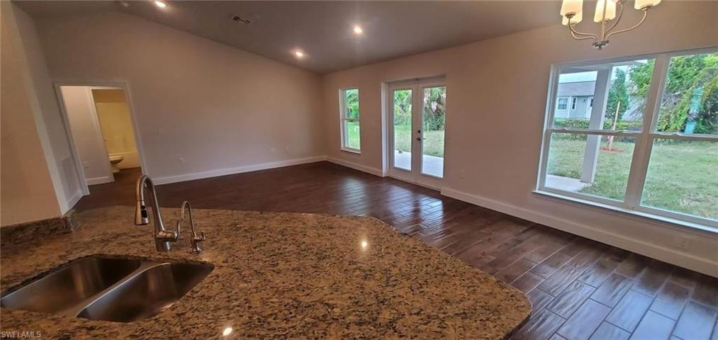 Kitchen, Dining and Family Rooms