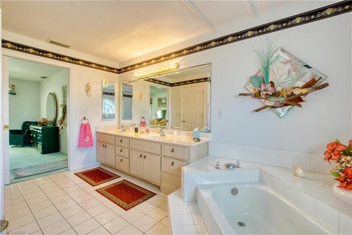4608 SW 25th CT, CAPE CORAL FL 33914