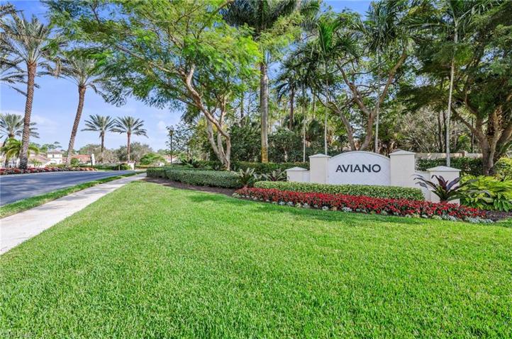 Aviano is the perfect central Naples location.