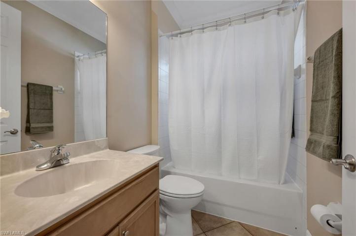 Windowed Bathroom with privacy.