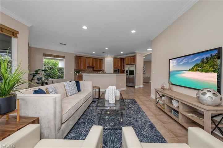 Family/Casual Dining open to Kitchen.