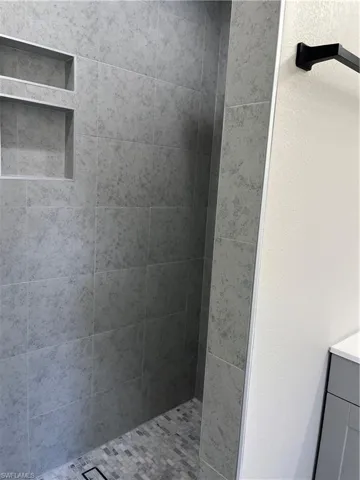 1923 NE 4th  TER, Cape Coral, FL 33909