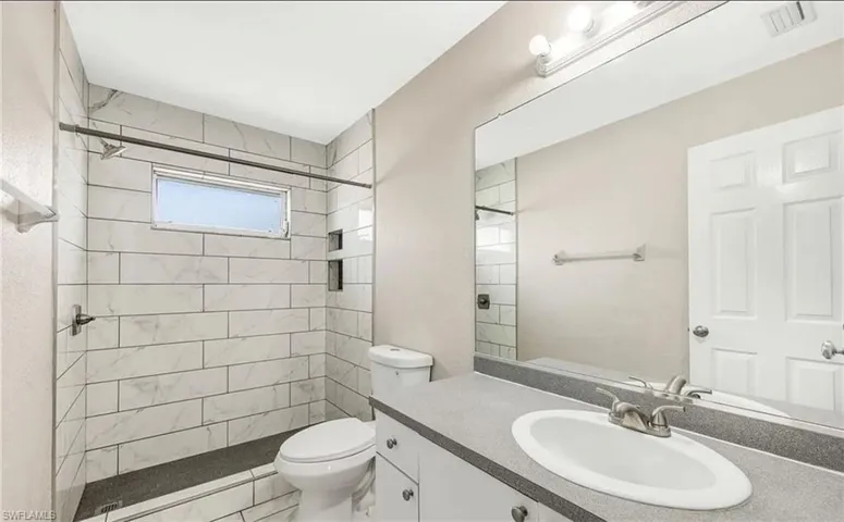1923 NE 4th  TER, Cape Coral, FL 33909
