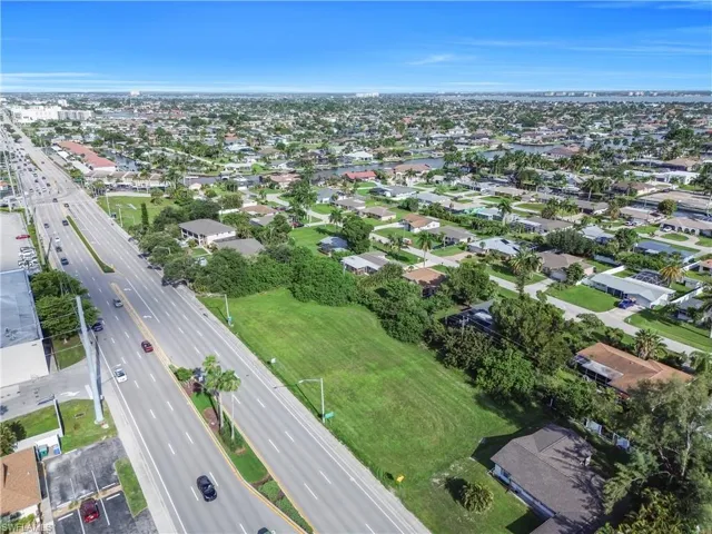 148 Cape Coral Pkwy W, Cape Coral, Florida 33914