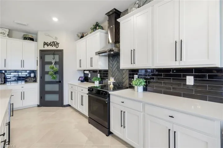 18821 Shimmer Dawn Ct, North Fort Myers, Florida 33917
