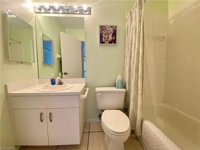 5725  Foxlake  DR, North Fort Myers, FL 33917