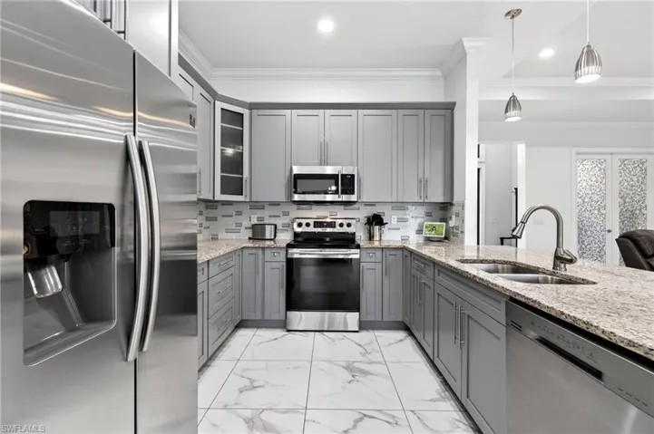 3845  47th NE AVE, Naples, FL 34120