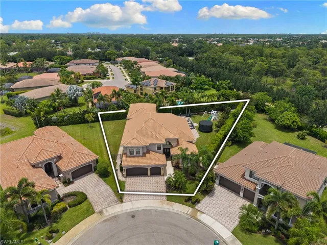 3999 Bering Ct, Naples, Florida 34119