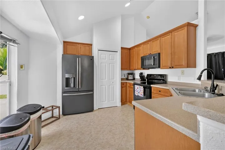 415 Se 15th Ter, Cape Coral, Florida 33990