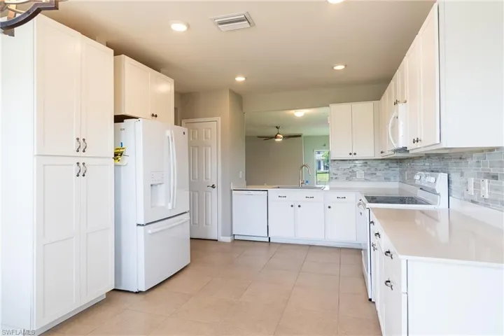 2707 Tarragona Ct, Cape Coral, Florida 33909