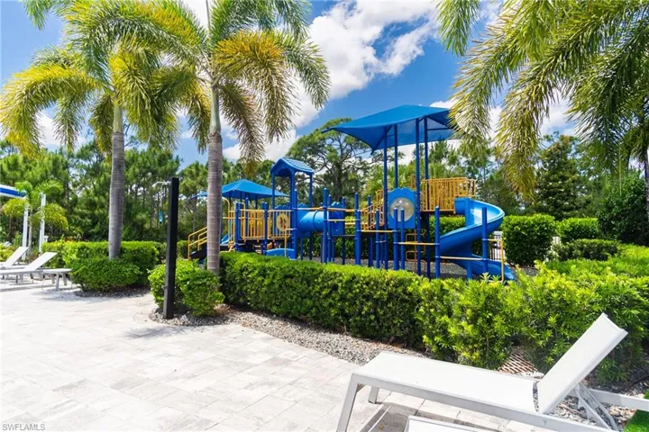 2707 Tarragona Ct, Cape Coral, Florida 33909